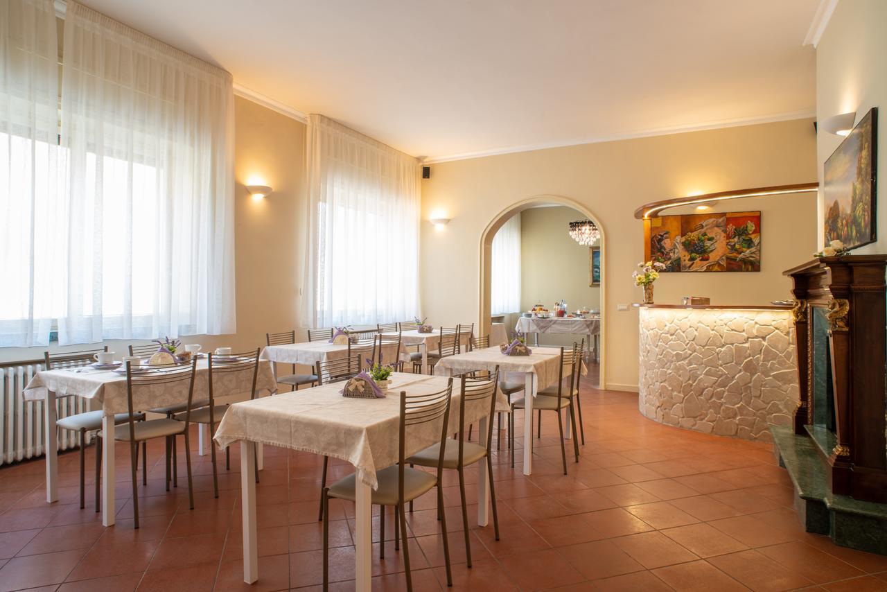 Villa Domus Salento Suites & Rooms Con Parcheggio Privato In Loco Lecce Exteriör bild