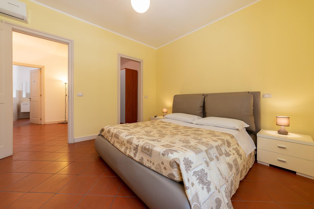 Villa Domus Salento Suites & Rooms Con Parcheggio Privato In Loco Lecce Exteriör bild