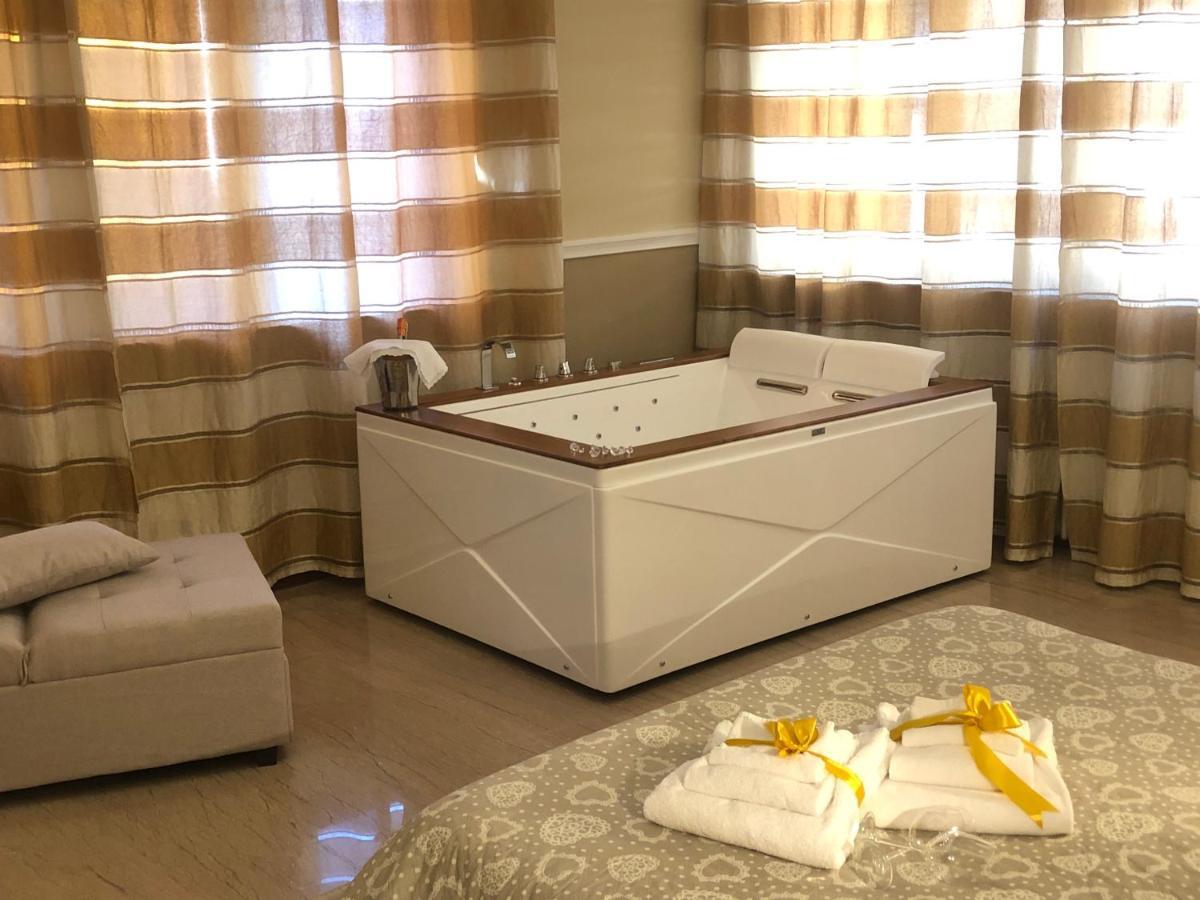 Villa Domus Salento Suites & Rooms Con Parcheggio Privato In Loco Lecce Exteriör bild