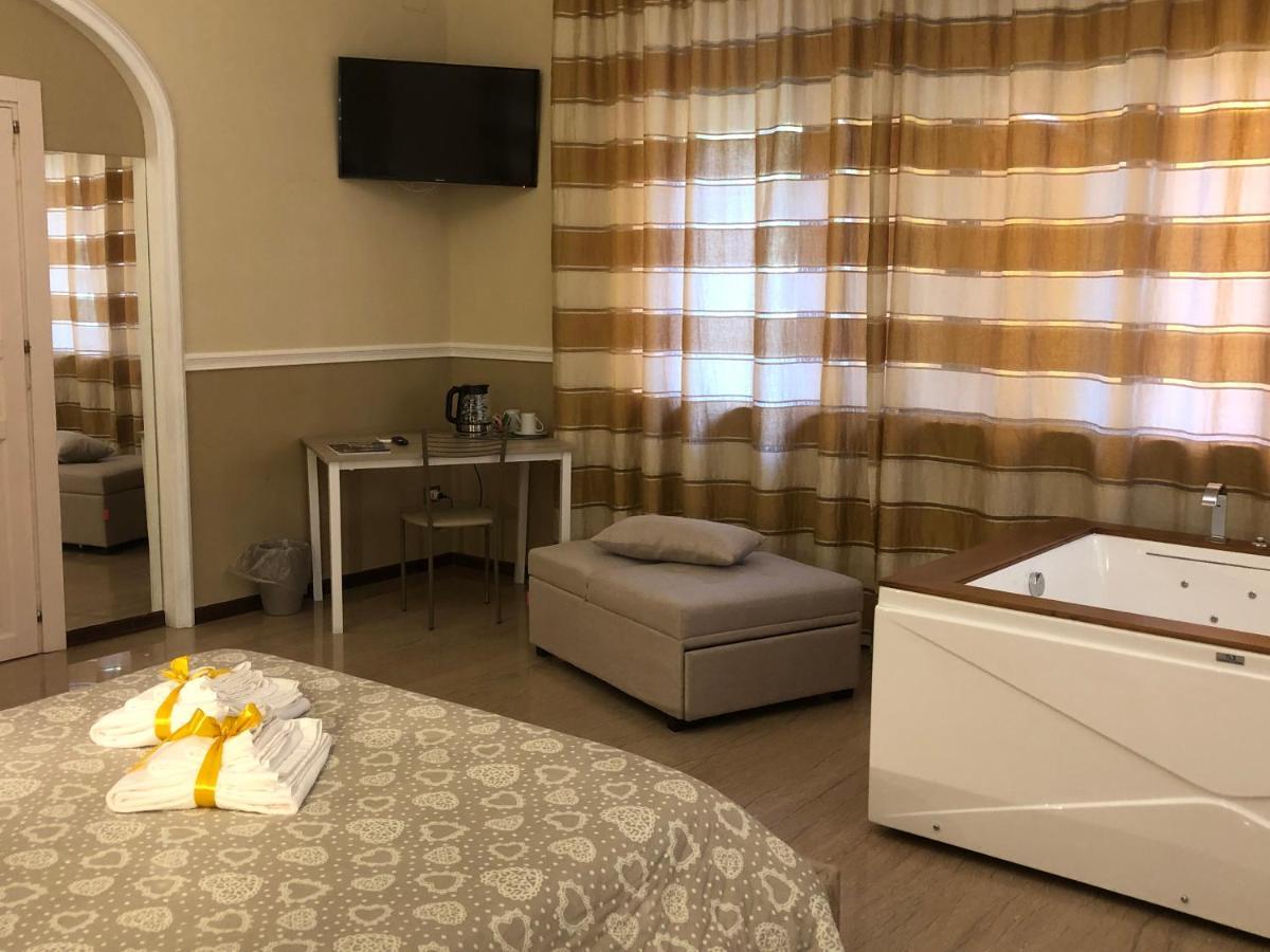 Villa Domus Salento Suites & Rooms Con Parcheggio Privato In Loco Lecce Exteriör bild
